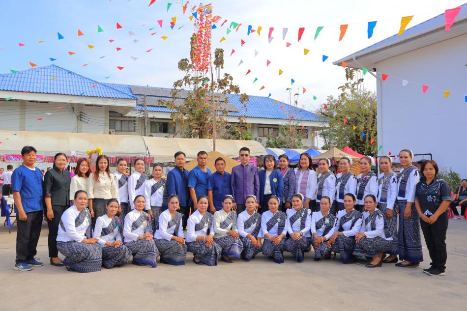 ร่วมเป็นเกียรติในพิธีเปิดงานสืบสานประเพณี บุญคูณลาน อำเภอเมืองร้อยเอ็ด